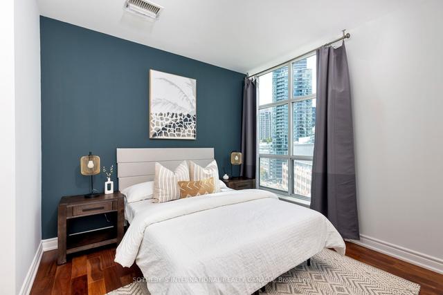 PH15 - 600 Queens Quay W, Condo with 1 bedrooms, 1 bathrooms and 1 parking in Toronto ON | Image 4