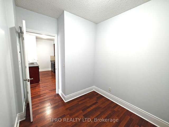 PH-14 - 310 Burnhamthorpe Rd W, Condo with 2 bedrooms, 2 bathrooms and 1 parking in Mississauga ON | Image 5