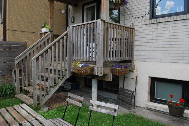 MAIN1 - 350 Jones Ave, House detached with 2 bedrooms, 1 bathrooms and 1 parking in Toronto ON | Image 9