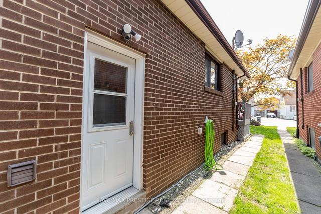 90 Archibald St, House semidetached with 3 bedrooms, 2 bathrooms and 3 parking in Brampton ON | Image 32