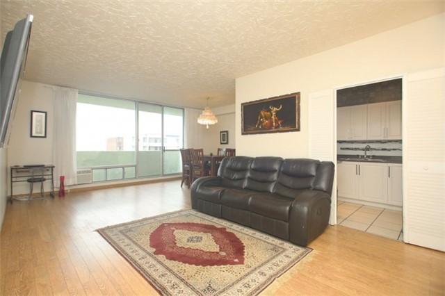 PH-16 - 5 Massey Sq, Condo with 2 bedrooms, 1 bathrooms and null parking in East York ON | Image 5
