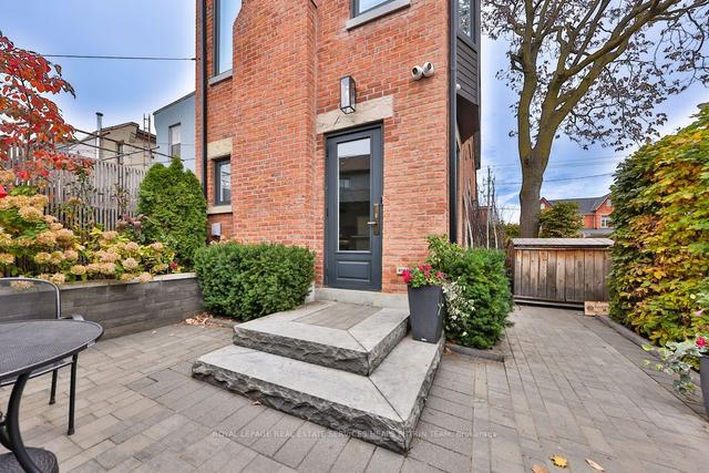 MAIN - 234 Brock Ave, House detached with 1 bedrooms, 2 bathrooms and 0 parking in Toronto ON | Image 1