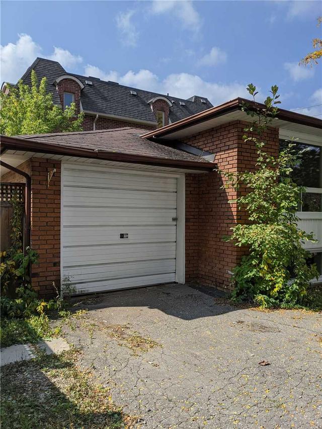 MAIN - 343 Patricia Ave, House detached with 3 bedrooms, 1 bathrooms and 3 parking in North York ON | Image 11