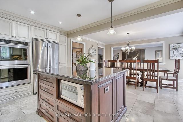 606 Brooker Ridge, House detached with 4 bedrooms, 3 bathrooms and 6 parking in Newmarket ON | Image 10