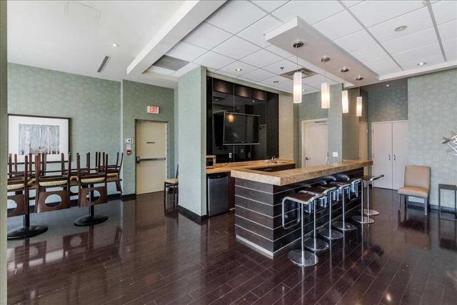 PH04 - 284 Queen St E, Condo with 2 bedrooms, 2 bathrooms and 1 parking in Brampton ON | Image 13