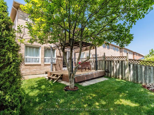 65 Gilgorm Rd, Townhouse with 3 bedrooms, 3 bathrooms and 2 parking in Brampton ON | Image 32