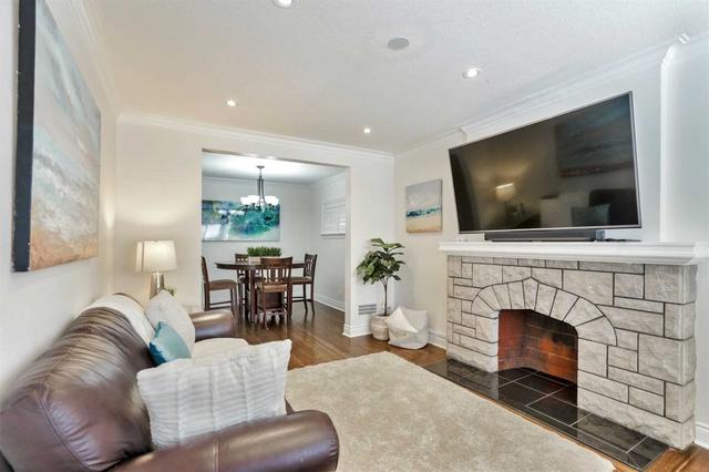 MAIN - 430 Winnett Ave, House detached with 2 bedrooms, 1 bathrooms and 0 parking in York ON | Image 7