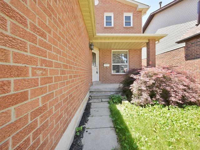 MAIN - 24 Rawling Cres, House detached with 3 bedrooms, 2 bathrooms and 3 parking in Brampton ON | Image 19