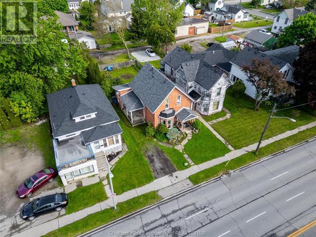 215 Grand Ave E, House detached with 3 bedrooms, 2 bathrooms and null parking in Chatham Kent ON | Image 3