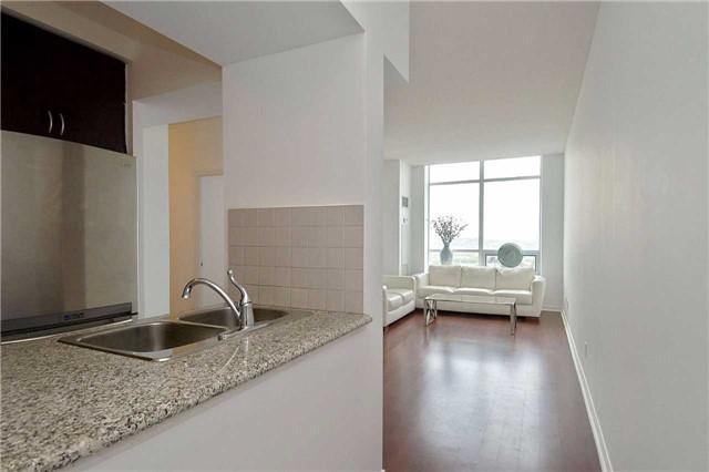 PH1610 - 61 Heintzman St, Condo with 2 bedrooms, 2 bathrooms and 1 parking in Toronto ON | Image 2