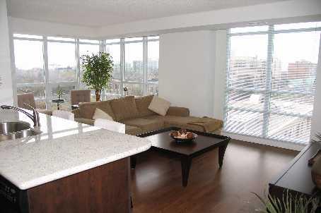 909 - 900 Mount Pleasant Rd, Condo with 1 bedrooms, 1 bathrooms and 1 parking in Toronto ON | Image 2