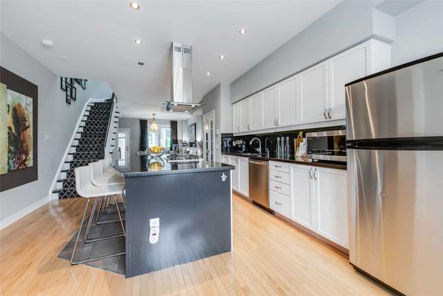 MAIN - 307B Coxwell Ave, House attached with 3 bedrooms, 1 bathrooms and 1 parking in Toronto ON | Image 2
