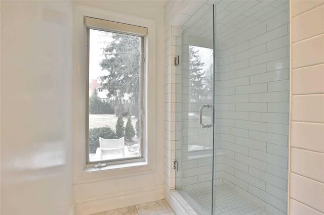 MAIN - 2323 Ontario St, House detached with 2 bedrooms, 1 bathrooms and 2 parking in Oakville ON | Image 11