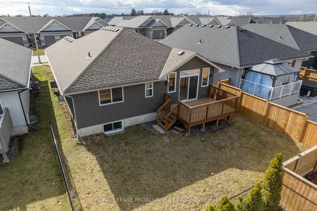 90 Aldersgate Dr, House detached with 2 bedrooms, 3 bathrooms and 3 parking in Belleville ON | Image 28