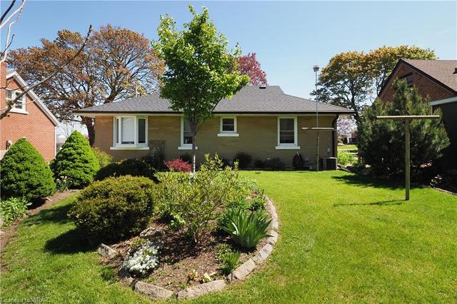 419 St Leger St, House detached with 4 bedrooms, 2 bathrooms and 2 parking in Kitchener ON | Image 35