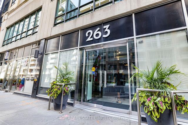 803 - 263 Wellington St W, Condo with 1 bedrooms, 1 bathrooms and 0 parking in Toronto ON | Image 12