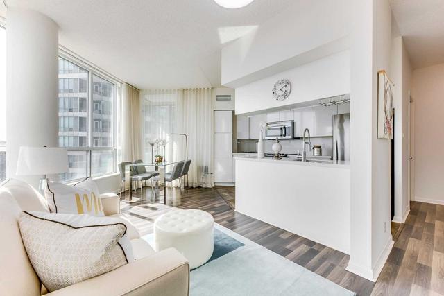 909 - 228 Queens Quay W, Condo with 2 bedrooms, 2 bathrooms and 1 parking in Toronto ON | Image 40