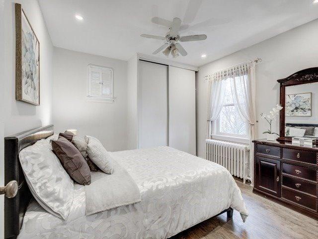 MAIN - 34 Glencrest Blvd, House detached with 2 bedrooms, 1 bathrooms and 3 parking in East York ON | Image 8