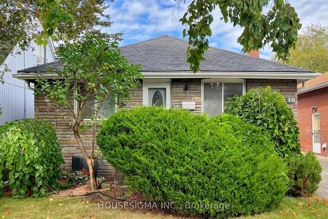 MAIN - 30 Struthers St, House detached with 3 bedrooms, 1 bathrooms and 1 parking in Etobicoke ON | Image 34