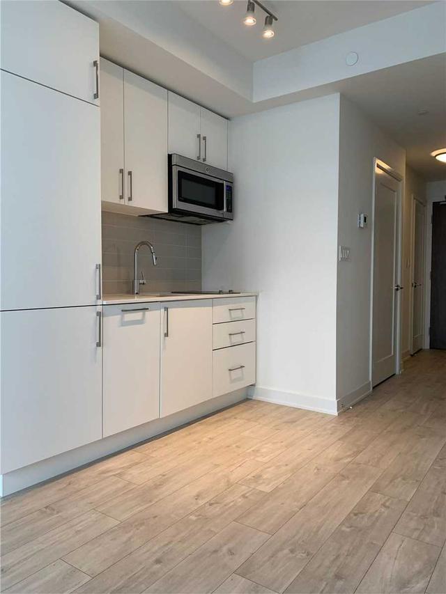 909E - 576 Front St W, Condo with 0 bedrooms, 1 bathrooms and 0 parking in Toronto ON | Image 5