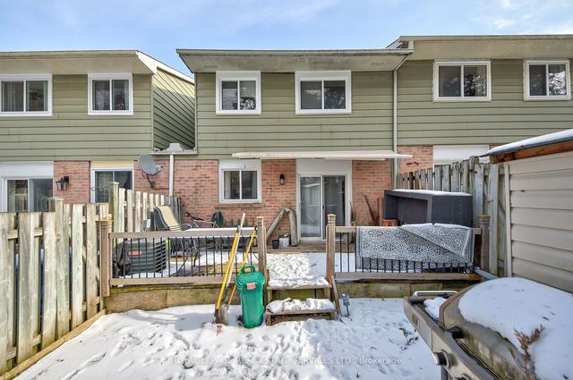 24 Deer Run Cres, Townhouse with 3 bedrooms, 3 bathrooms and 2 parking in Bradford ON | Image 23