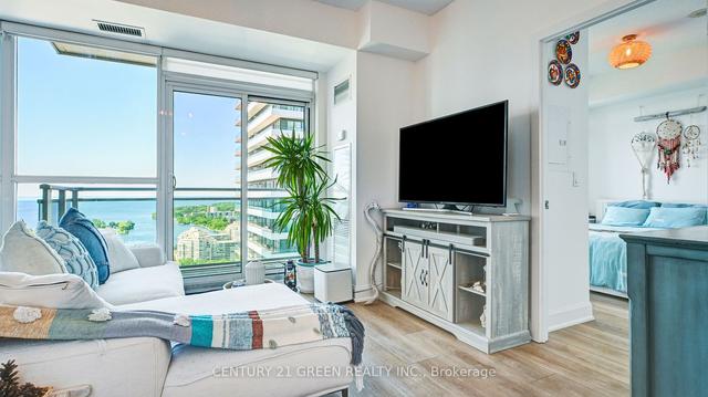 2811 - 33 Shore Breeze Dr, Condo with 2 bedrooms, 2 bathrooms and 1 parking in Toronto ON | Image 2