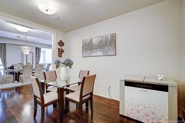 PH15 - 70 Roehampton Ave, Condo with 2 bedrooms, 3 bathrooms and 2 parking in Toronto ON | Image 2