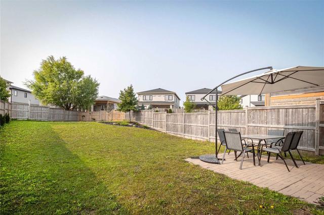 909 Silverfox Cres, House attached with 3 bedrooms, 3 bathrooms and 3 parking in London ON | Image 15
