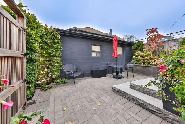 MAIN - 234 Brock Ave, House detached with 1 bedrooms, 2 bathrooms and 0 parking in Toronto ON | Image 10