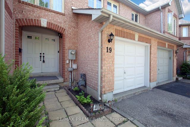 19 Gilgorm Rd, Townhouse with 3 bedrooms, 3 bathrooms and 2 parking in Brampton ON | Image 12