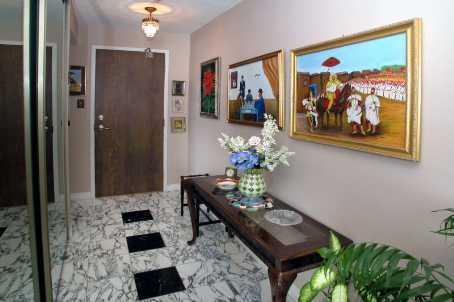 PH-204 - 7440 Bathurst St, Condo with 2 bedrooms, 2 bathrooms and 1 parking in Thornhill ON | Image 2