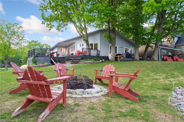71 Blue Heron Lane, House detached with 3 bedrooms, 2 bathrooms and 6 parking in Frontenac Islands ON | Image 35