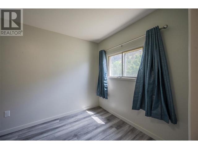 11214 Adams Ave, House detached with 3 bedrooms, 1 bathrooms and 2 parking in Summerland BC | Image 13