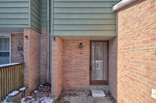 24 Deer Run Cres, Townhouse with 3 bedrooms, 3 bathrooms and 2 parking in Bradford ON | Image 20