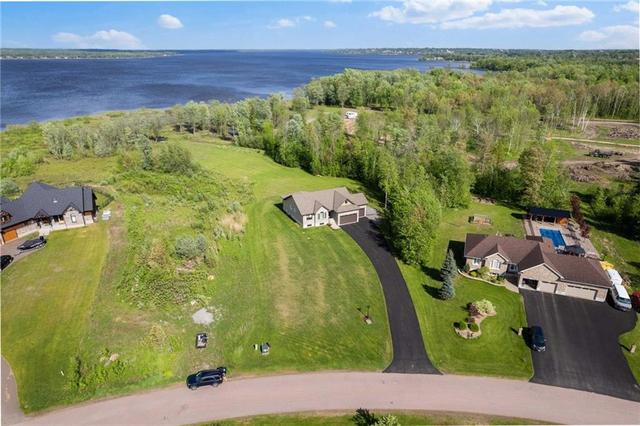 49 Heron Dr, House detached with 5 bedrooms, 3 bathrooms and 8 parking in Laurentian Valley ON | Image 2