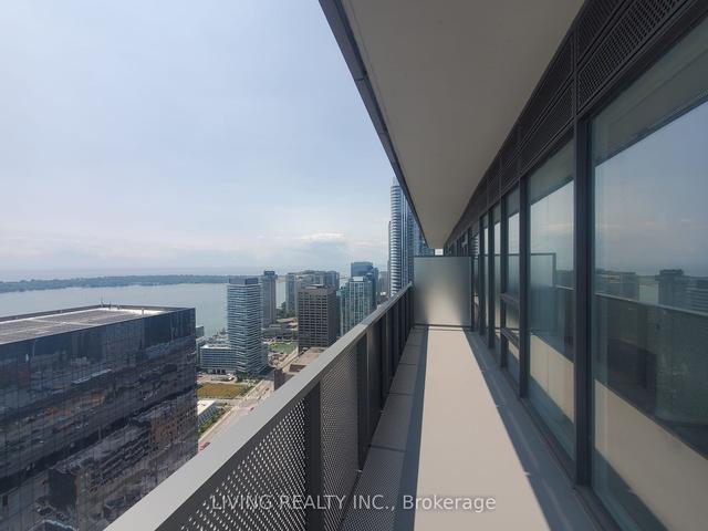 4807 - 138 Downes St, Condo with 2 bedrooms, 2 bathrooms and 0 parking in Toronto ON | Image 3