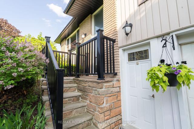 201 Verbena Crt, House detached with 3 bedrooms, 2 bathrooms and 6 parking in Oshawa ON | Image 12