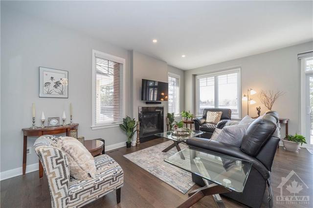 340 Kilspindie Ridge, Townhouse with 3 bedrooms, 4 bathrooms and 2 parking in Ottawa ON | Image 11