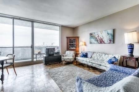 PH14 - 5 Massey Sq, Condo with 3 bedrooms, 2 bathrooms and 1 parking in East York ON | Image 3