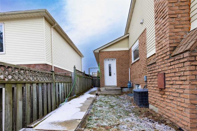 885 Walton Crt, House detached with 3 bedrooms, 3 bathrooms and 4 parking in Whitby ON | Image 30