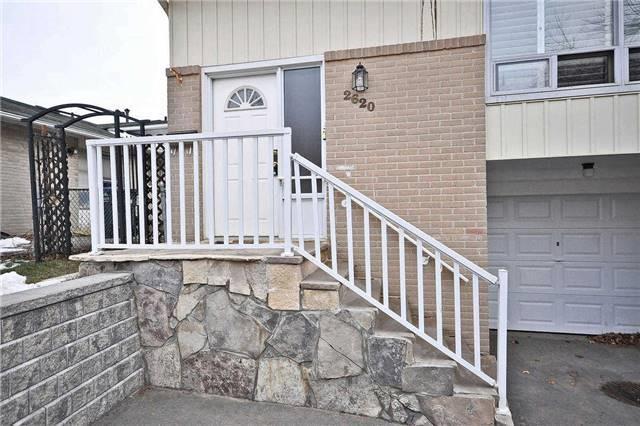 MAIN - 2620 Sherhill Dr, House semidetached with 3 bedrooms, 1 bathrooms and 1 parking in Mississauga ON | Image 2