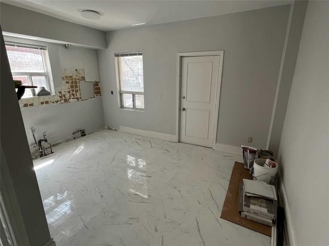 MAIN - 382 Margueretta St, House semidetached with 1 bedrooms, 1 bathrooms and 0 parking in Toronto ON | Image 5