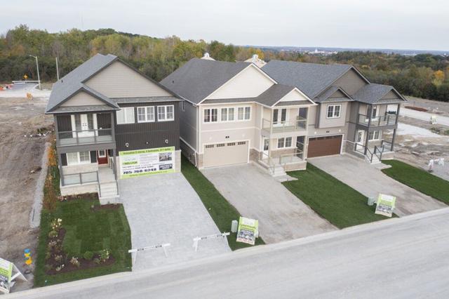 Trails of Lily Lake | Zoocasa