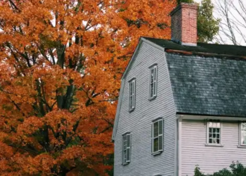 house exterior in the fall