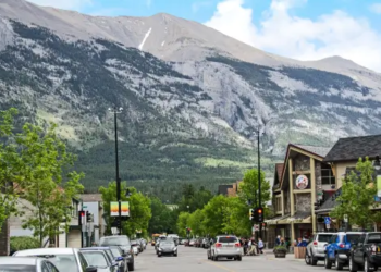 Street view of Canmore, Alberta.